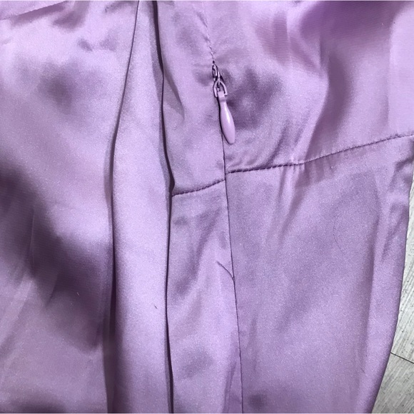 WAYF Mauve Lilac Satin Long Sleeve Cold Shoulder V-Neck Top - Picture 4 of 6